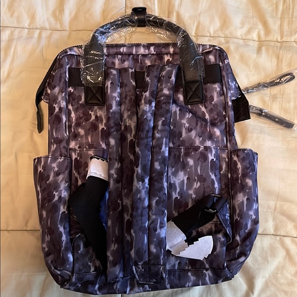 Baggallini Gray Urban Backpack Durable Casual Design - Picture 3 of 5